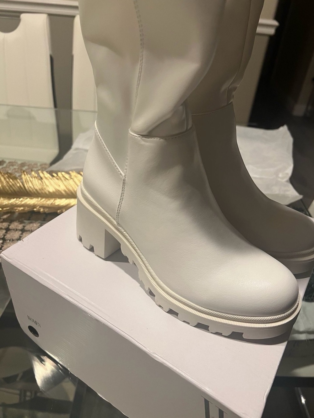 White Chunky Platform Mid-Calf Women’s Boots size 6